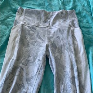 lululemon size 6 7/8 leggings with side pockets